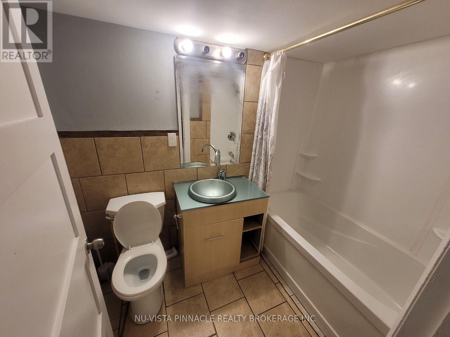 572 OXFORD STREET E - 16