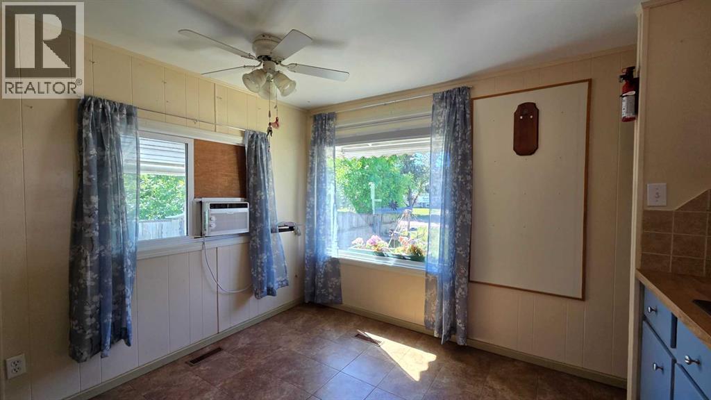 221 Truman Street - Image 6