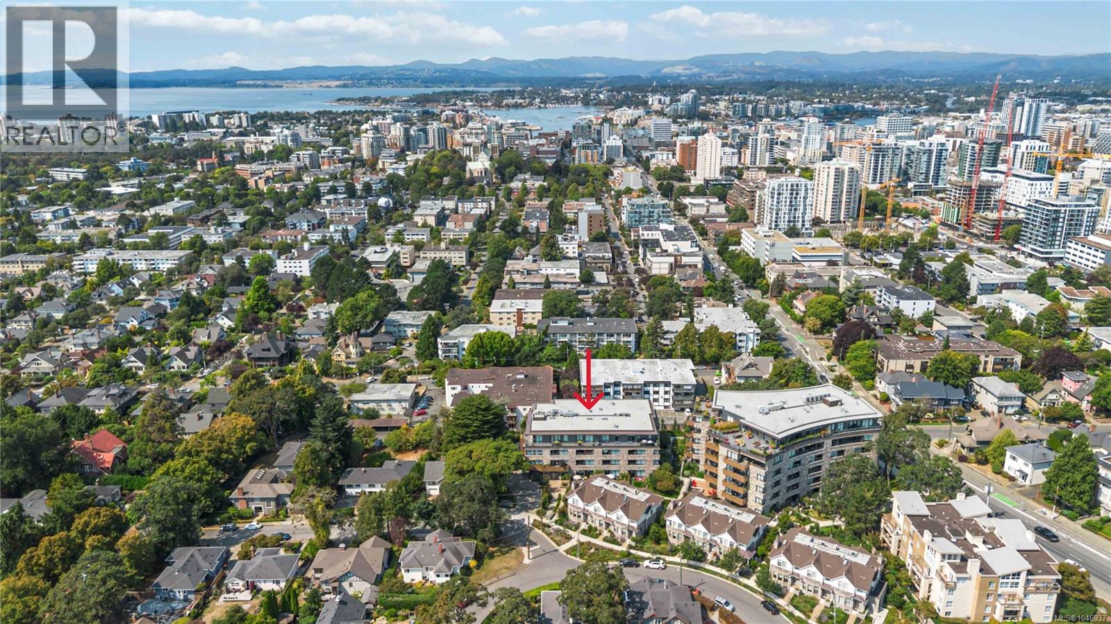 303 1018 Pentrelew Place, Victoria