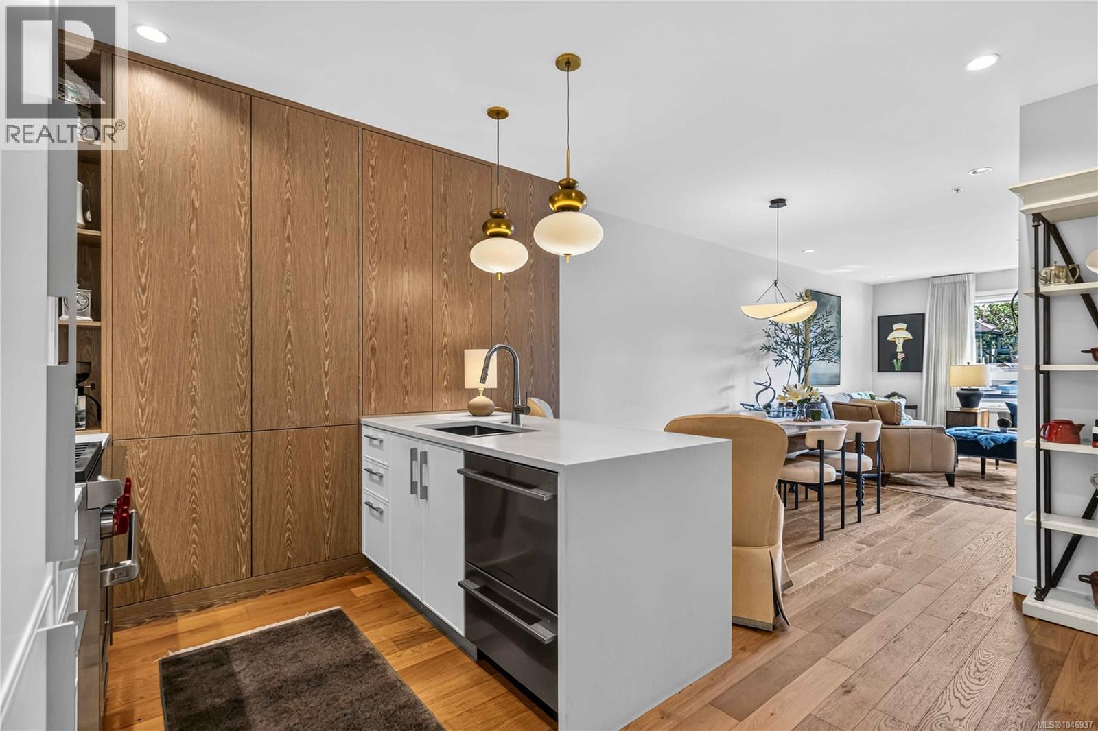 #303 1018 Pentrelew Pl - 9