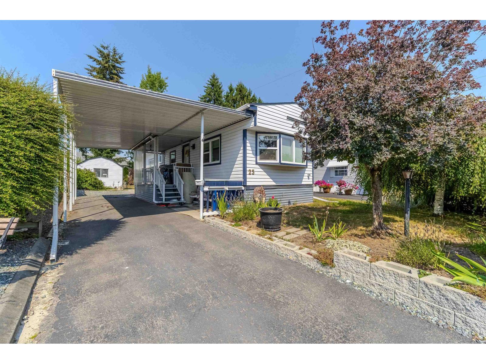 2 Bed, 1 Bath House for Sale in Abbotsford – 25 31313 LIVINGSTONE AVENUE, Abbotsford – MLS# R3156257 - Image 2