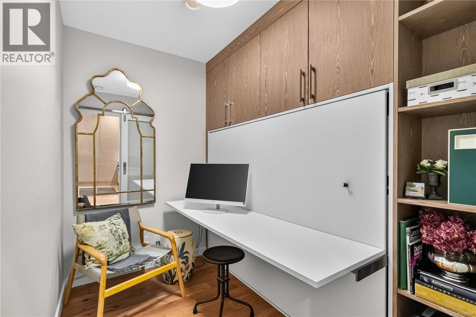 303 1018 Pentrelew Place, Victoria