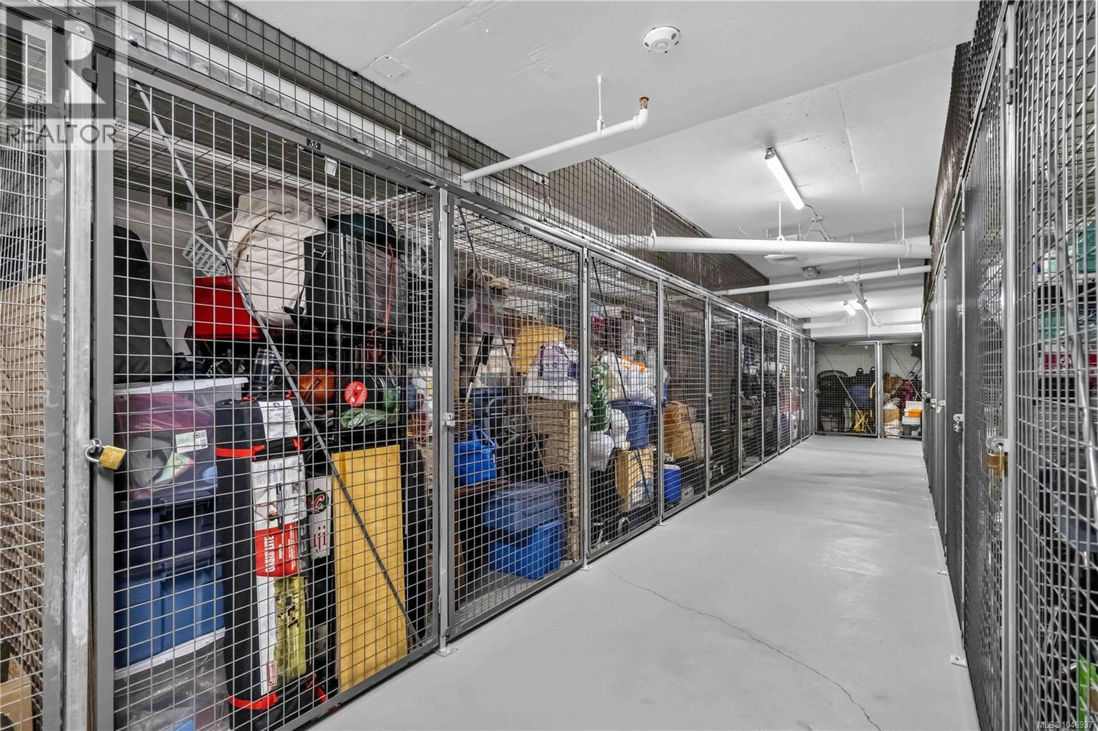 303 1018 Pentrelew Place, Victoria