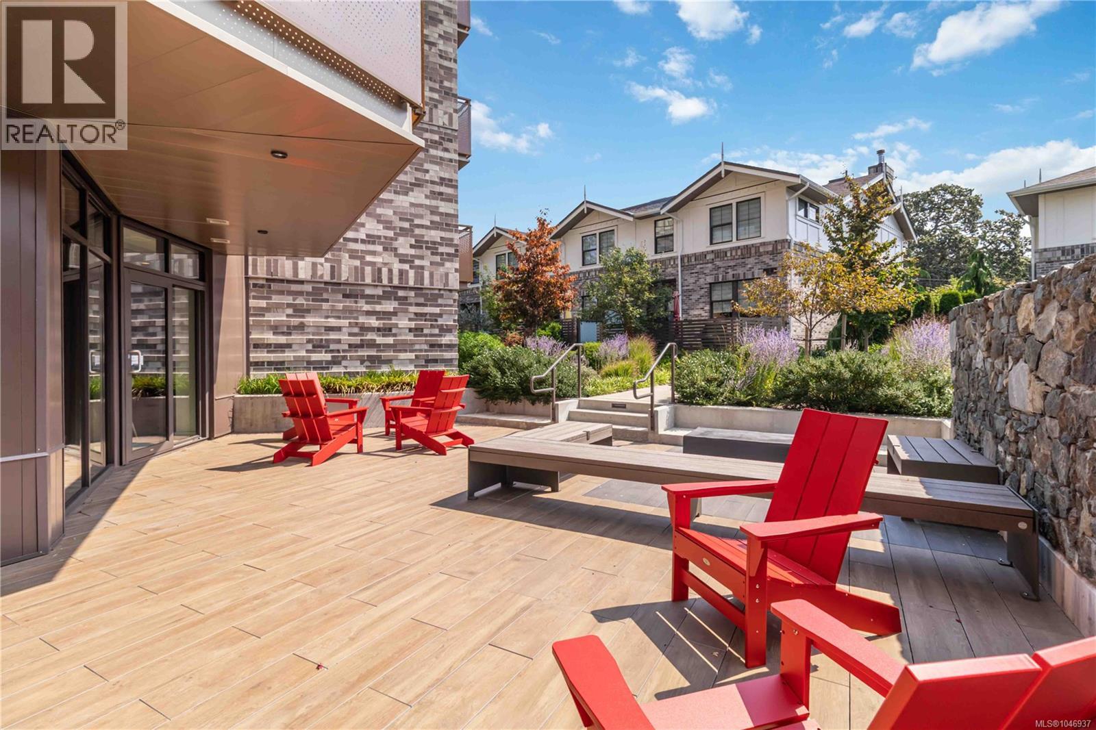303 1018 Pentrelew Place, Victoria