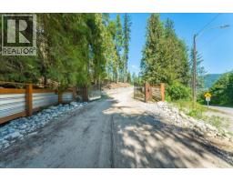 1110 23rd Street, Castlegar, BC V1N3A6 Photo 22