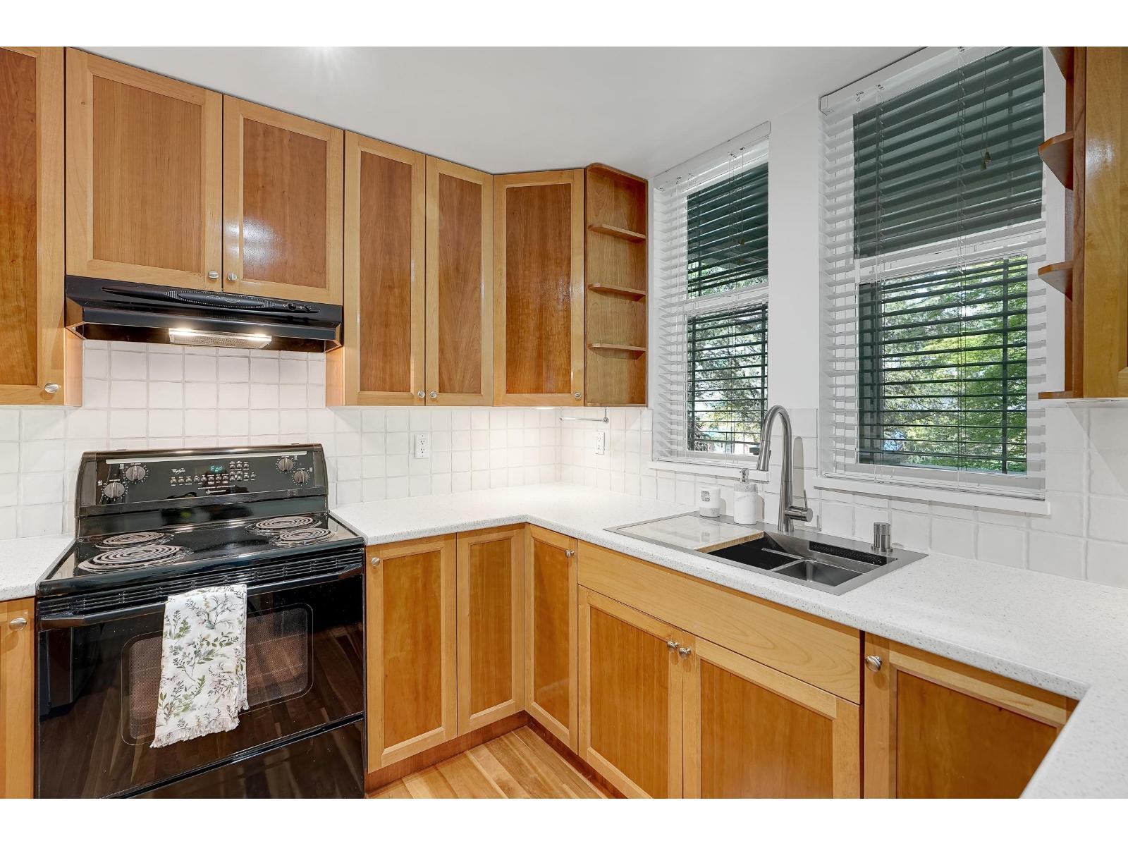 Property for sale at 211 15350 16A AVENUE