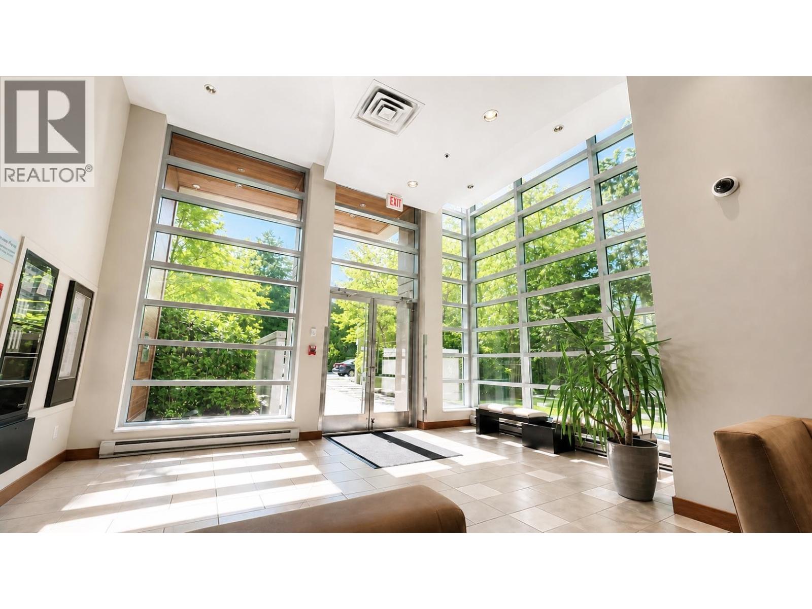601 9266 UNIVERSITY CRESCENT, Burnaby