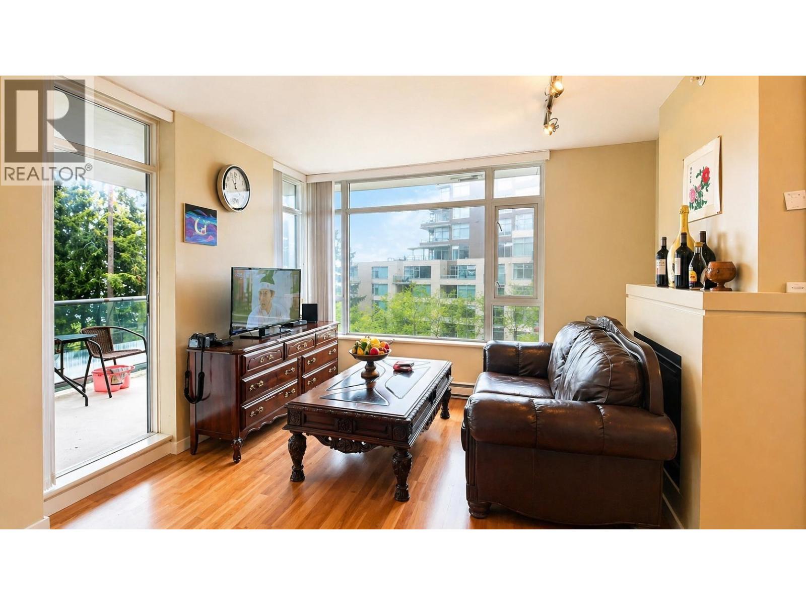 601 9266 UNIVERSITY CRESCENT, Burnaby
