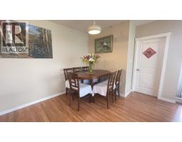 601 9266 University Crescent, Burnaby, BC V5A4Z1 Photo 11