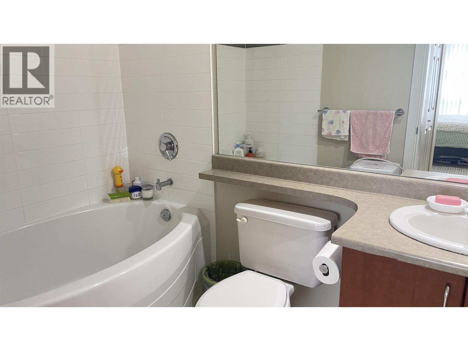 601 9266 UNIVERSITY CRESCENT, Burnaby