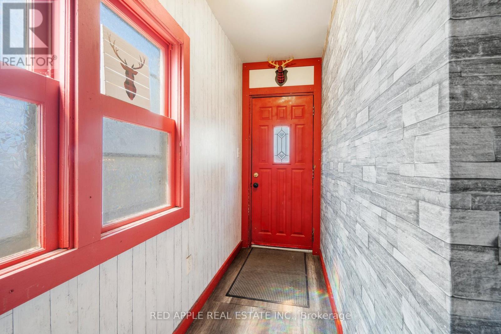546 DUFFERIN STREET - 10