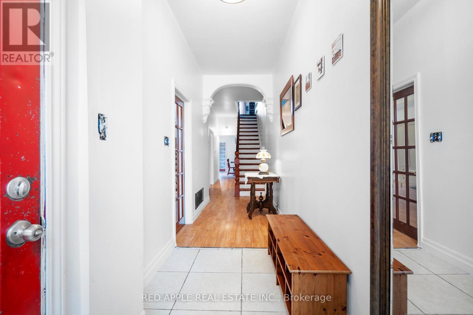 546 DUFFERIN STREET - 11