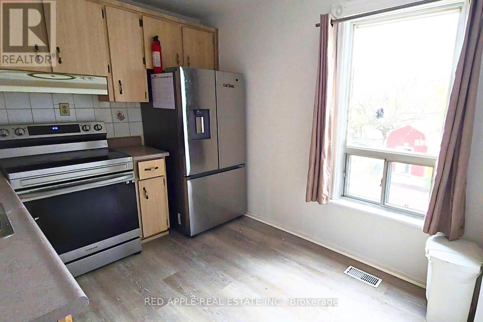 546 DUFFERIN STREET - 14