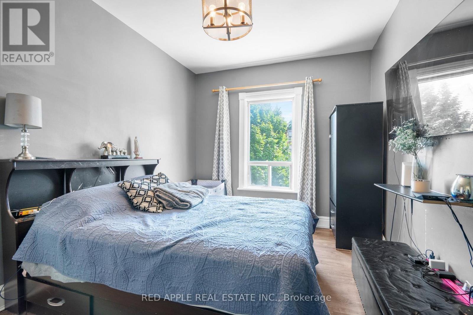 546 DUFFERIN STREET - 16