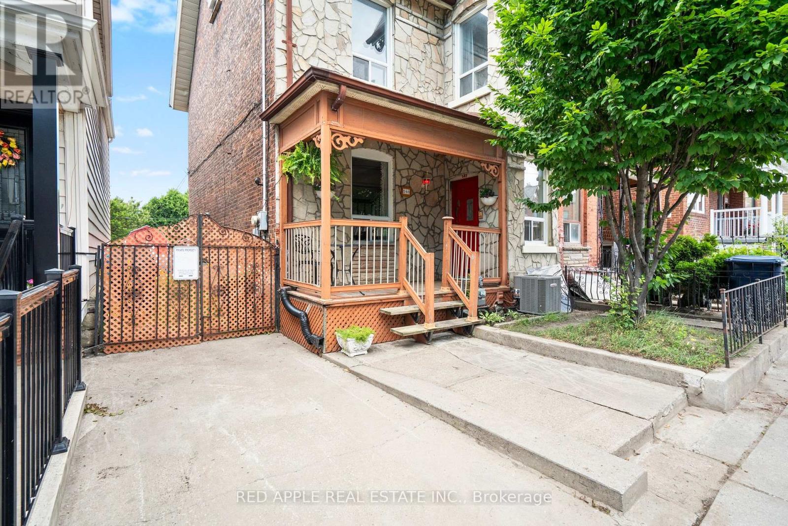 546 DUFFERIN STREET - 2