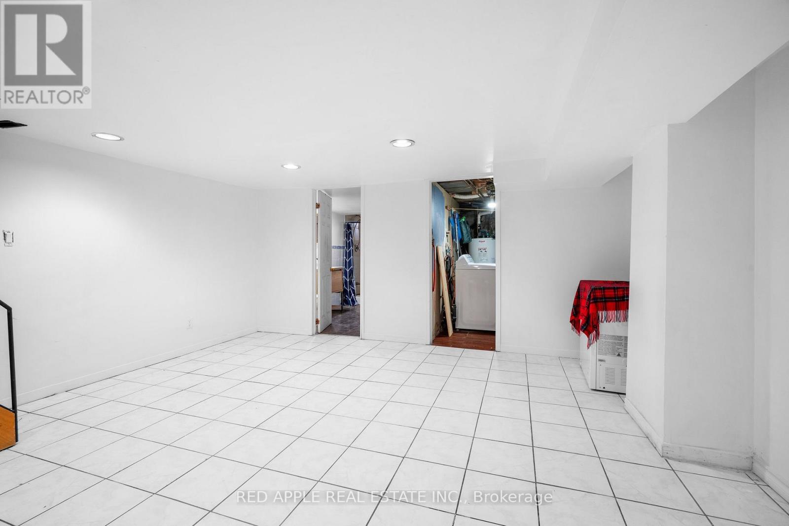 546 DUFFERIN STREET - 22