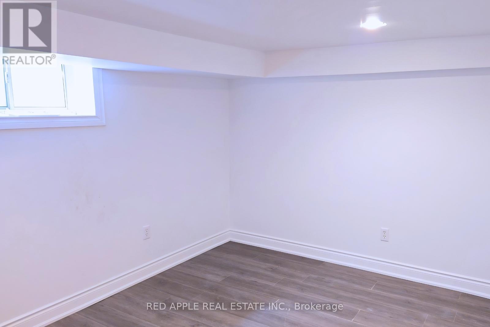 546 DUFFERIN STREET - 23