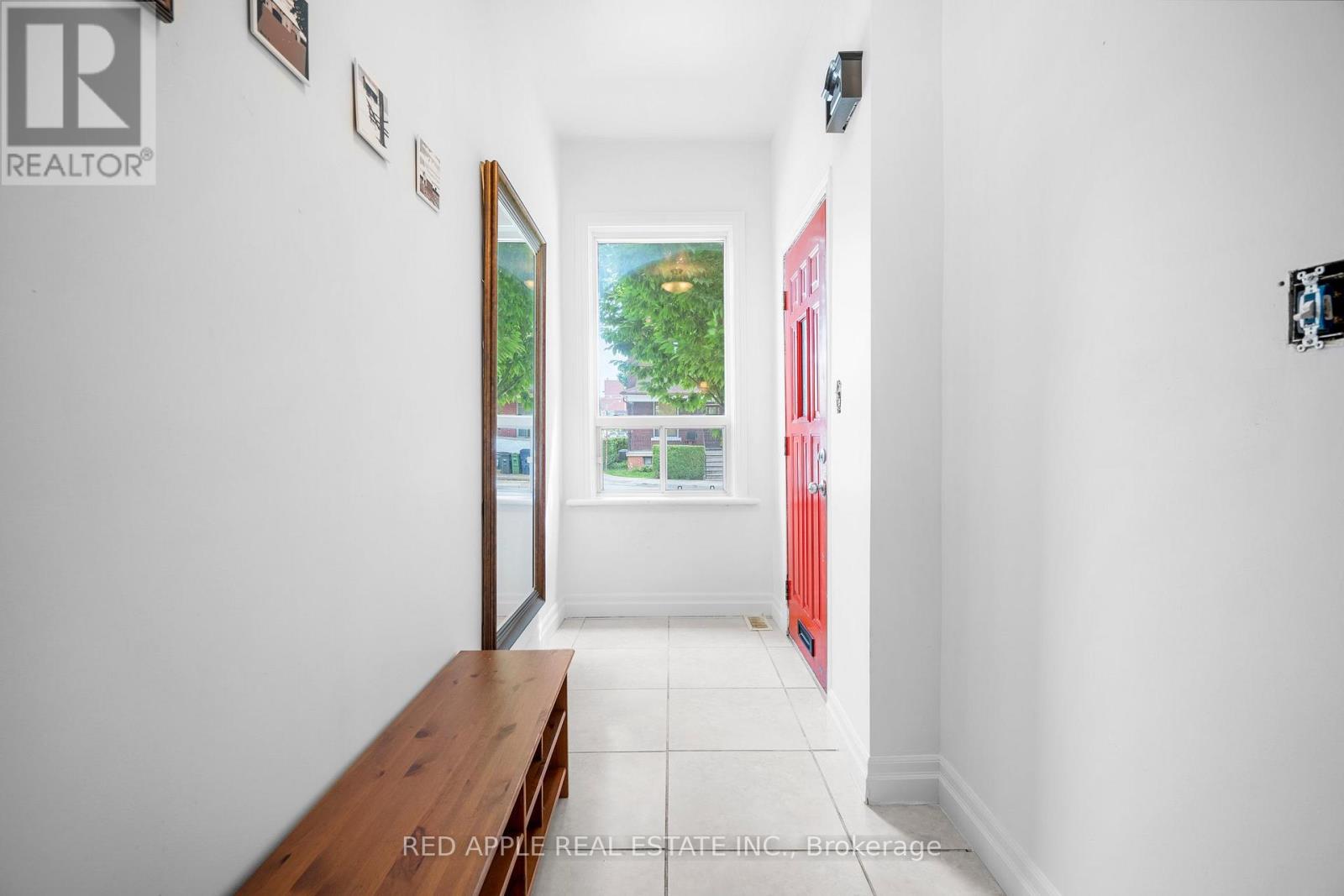 546 DUFFERIN STREET - 4