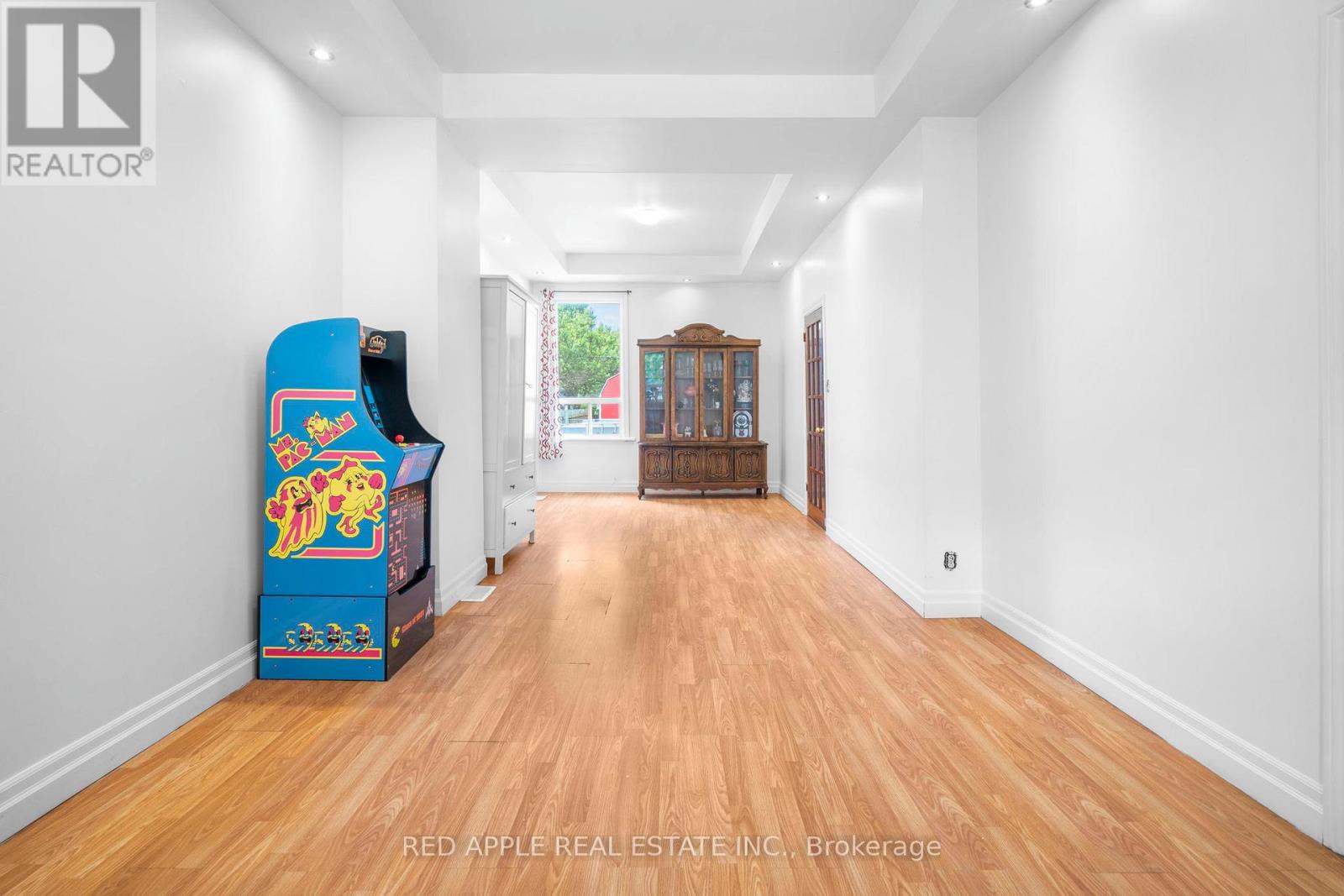 546 DUFFERIN STREET - 6