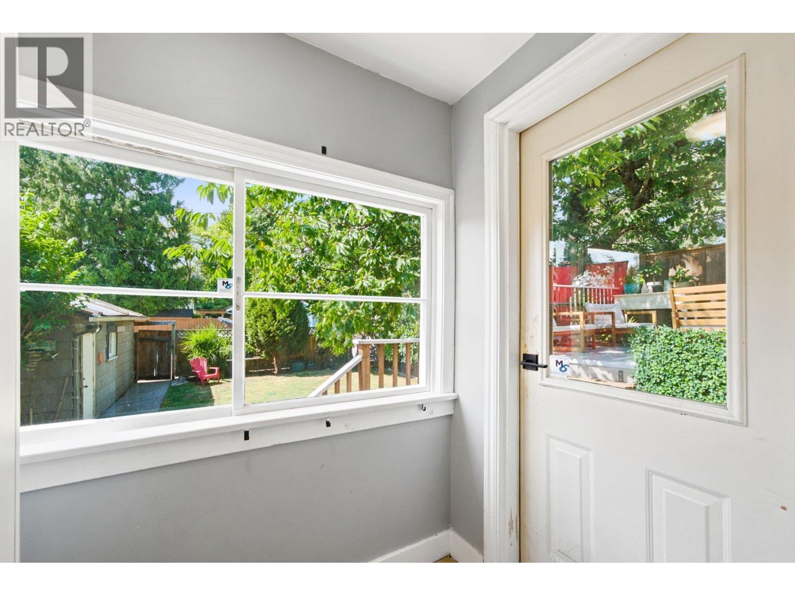 829 EIGHTH AVENUE, New Westminster