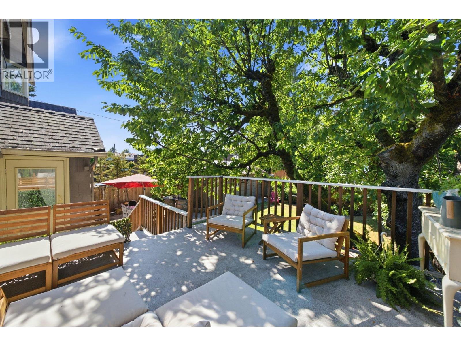 829 EIGHTH AVENUE, New Westminster