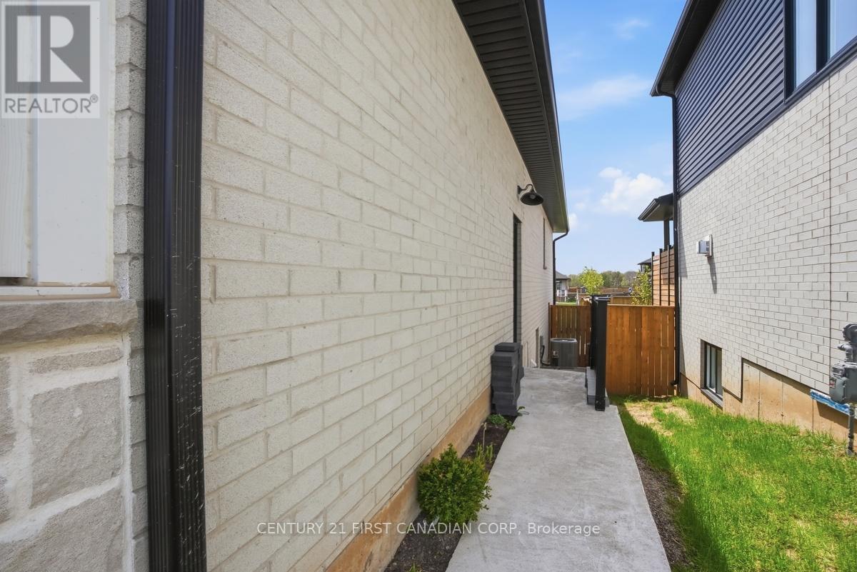 31 BRISCOE CRESCENT - Image 5