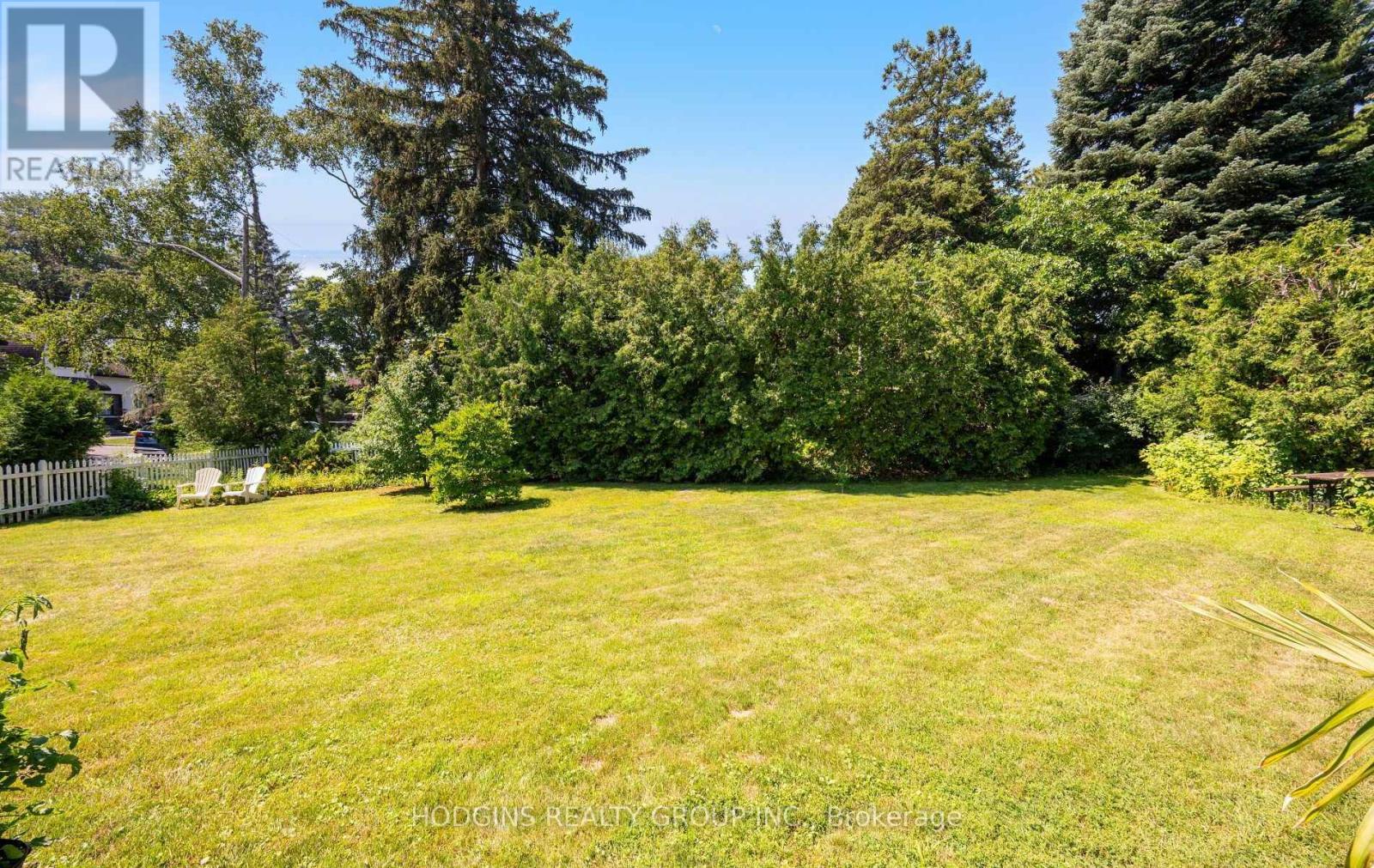 1558 BROADMOOR AVENUE - 32