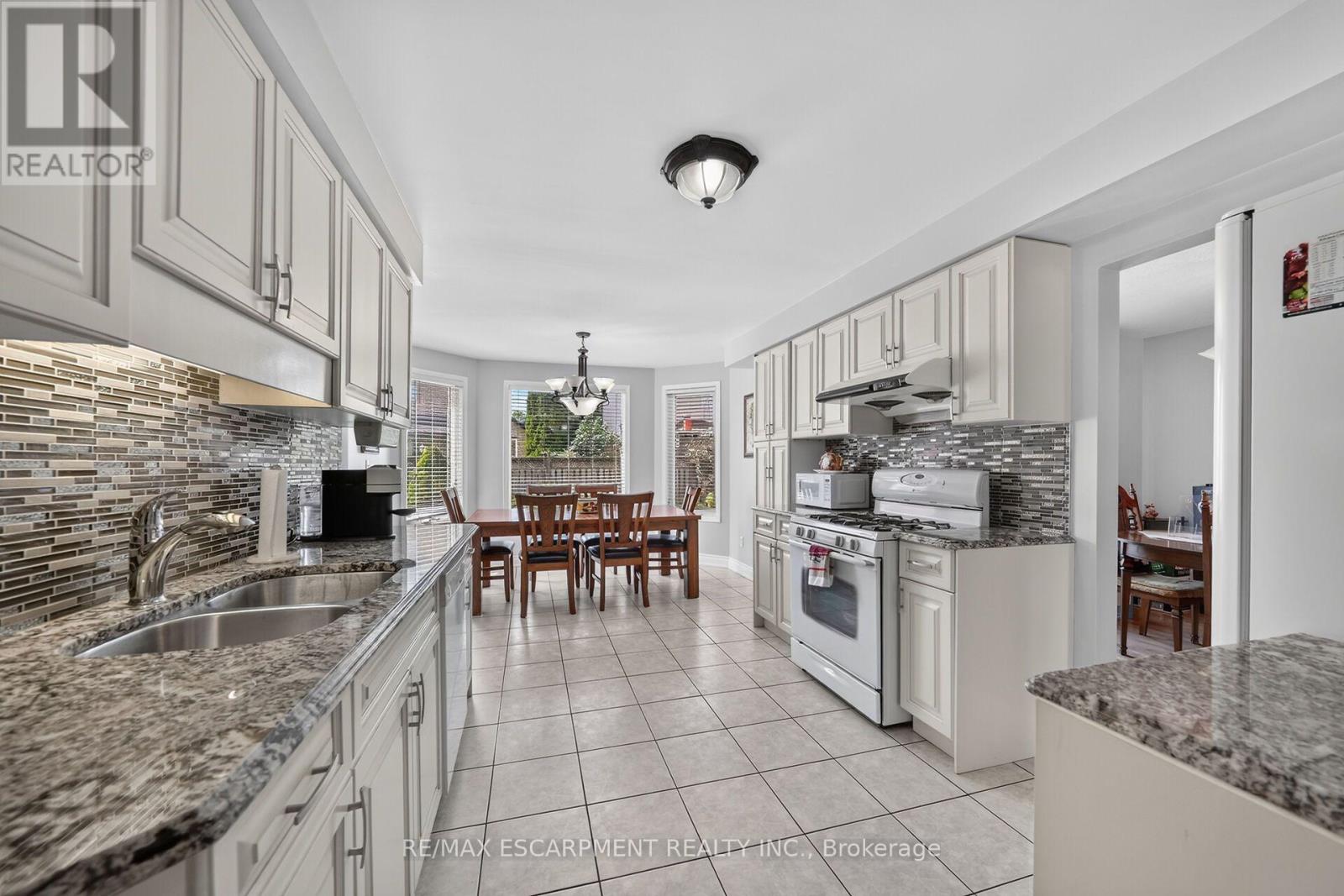 42 HILLGARDEN DRIVE - Image 12