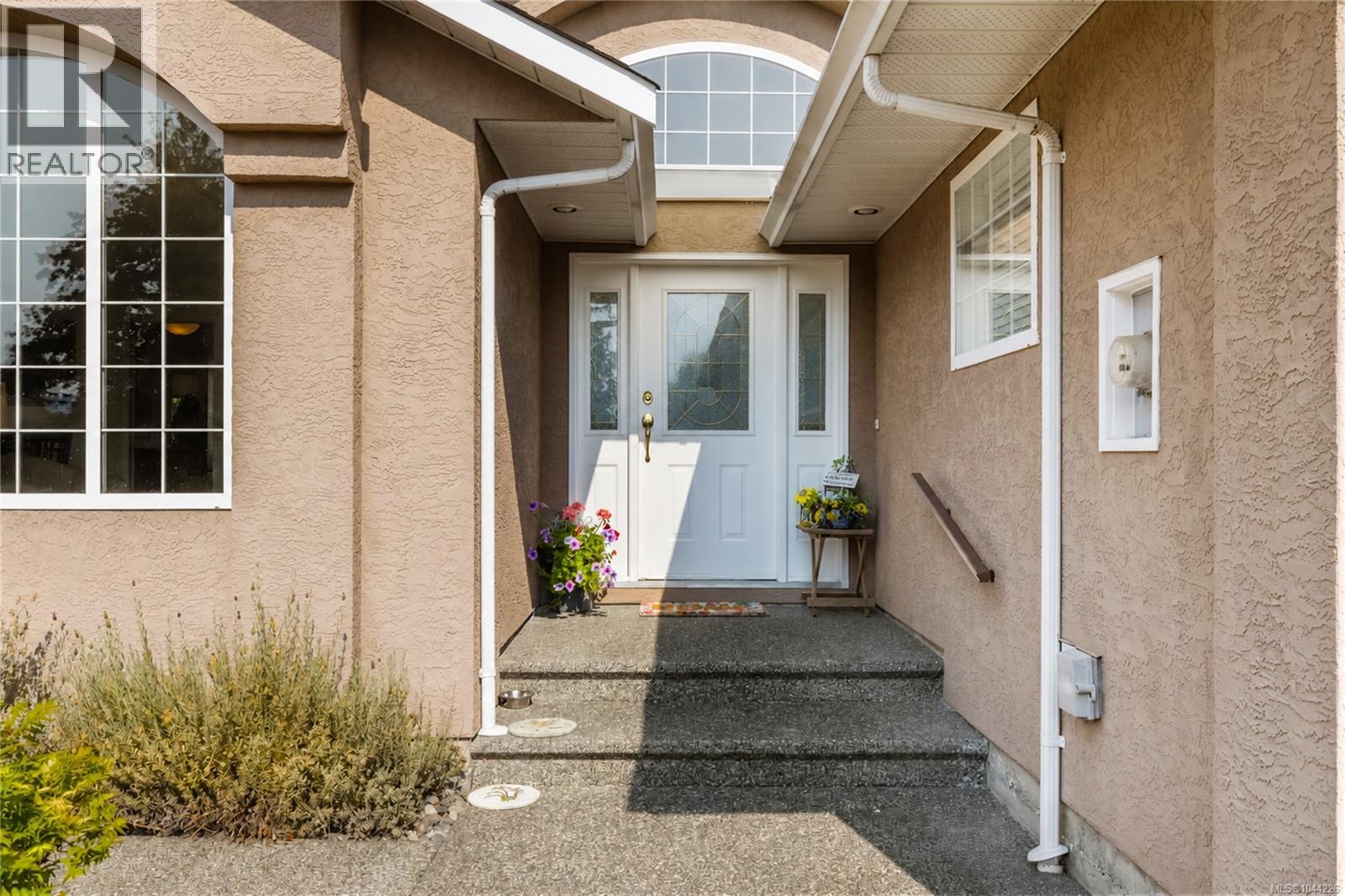 3576 Hidden Oaks Cres - Image 3