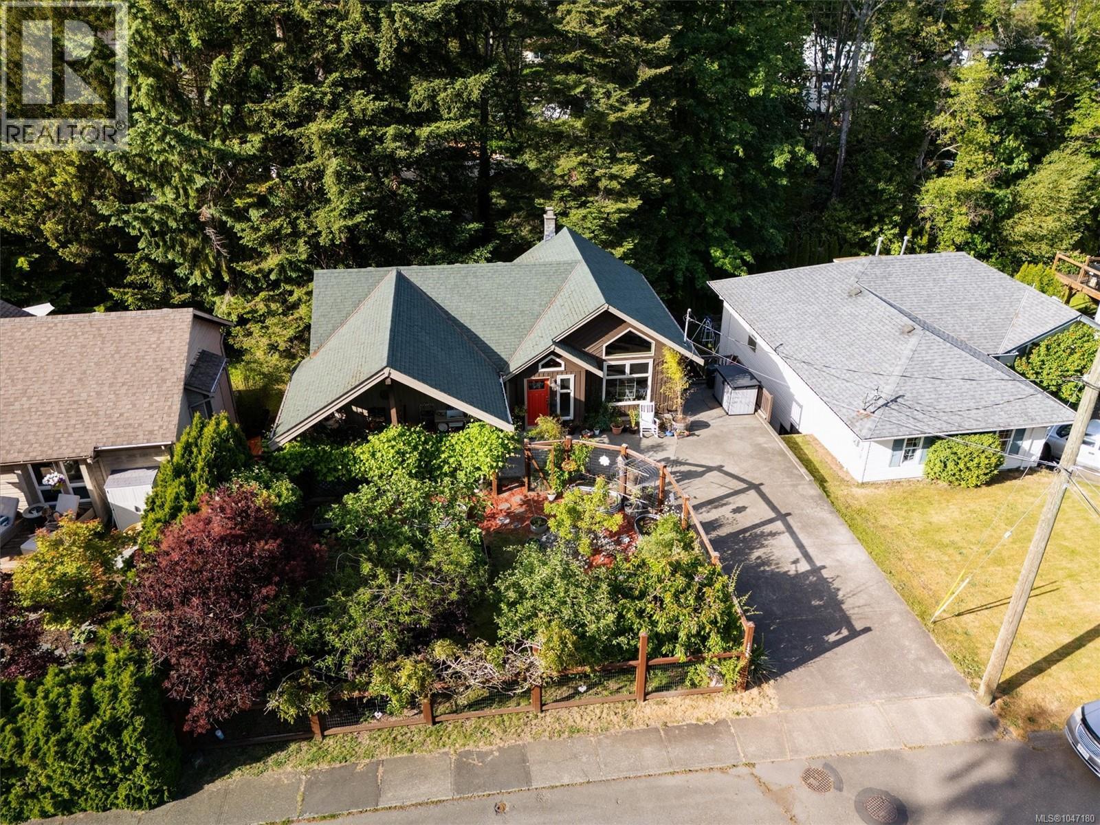 1456 Hurford Ave, Courtenay