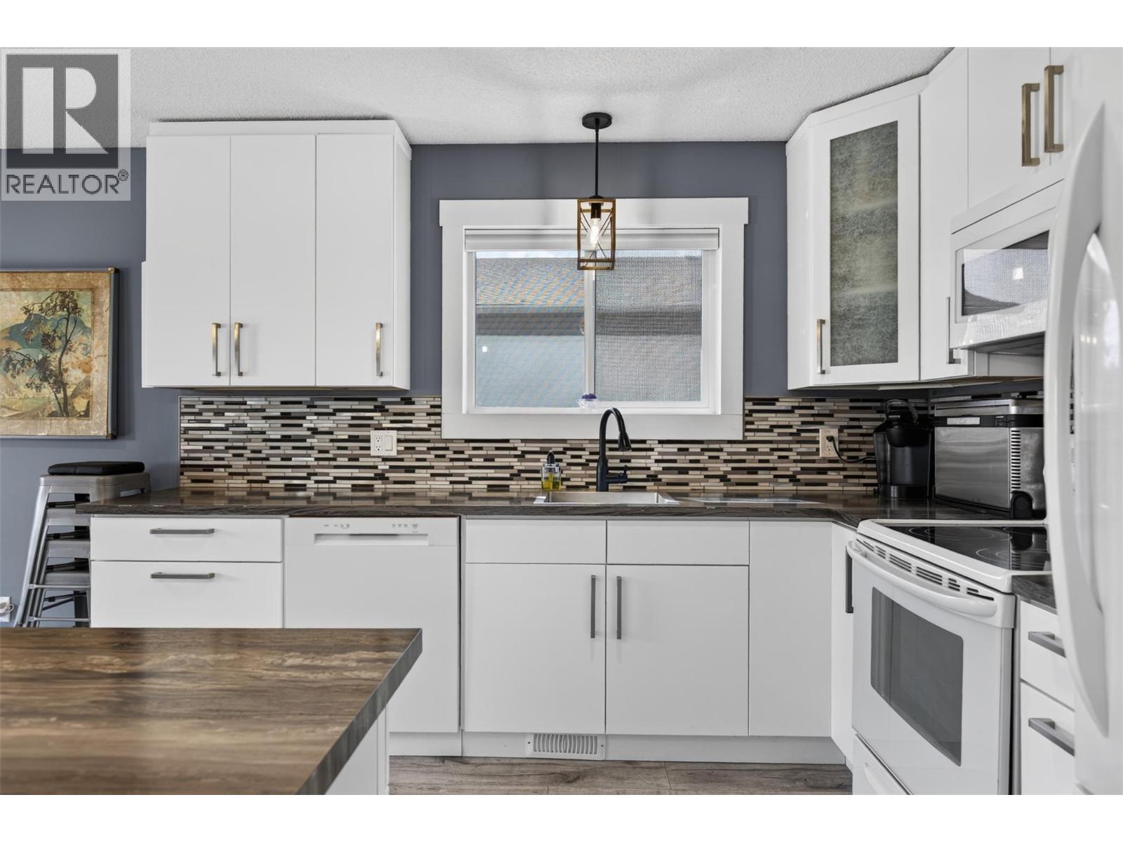 3703 Commonage Crescent - 9