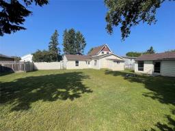 220 Ottawa Street, Carberry, MB R0K0H0 Photo 6
