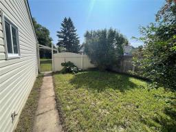 220 Ottawa Street, Carberry, MB R0K0H0 Photo 8
