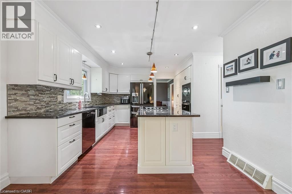 21 TINATAWA Court - 8