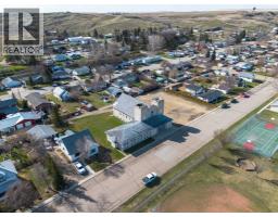 214 Bruce Avenue, Carbon, AB T0M0L0 Photo 7