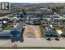 214 Bruce Avenue, Carbon, AB T0M0L0 Photo 8