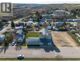 214 Bruce Avenue, Carbon, AB T0M0L0 Photo 9
