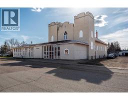 214 Bruce Avenue, Carbon, AB T0M0L0 Photo 12