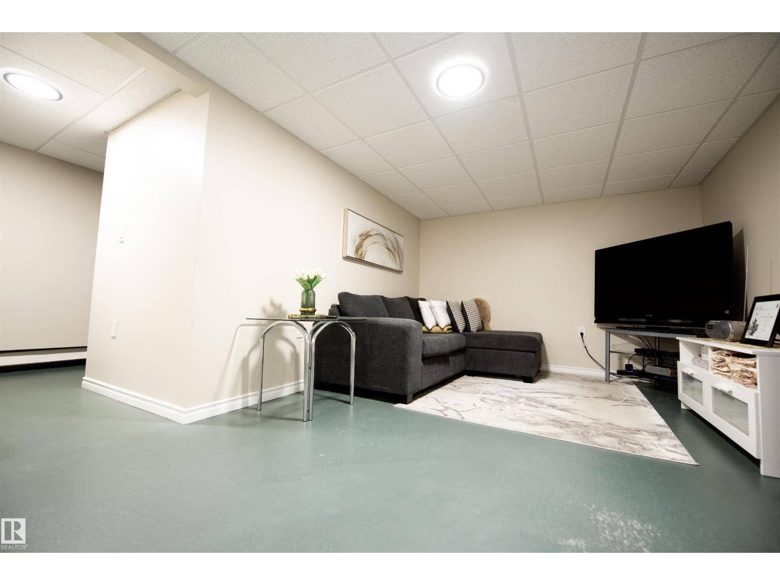 #118 16344 109 ST NW - Image 45