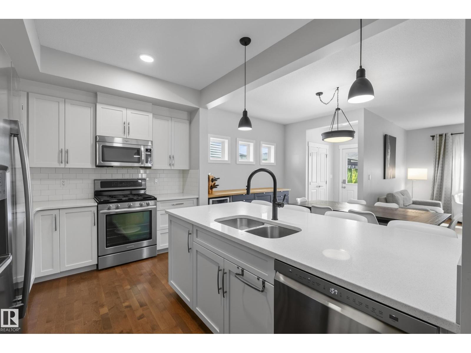 21711 99 AV NW - 11