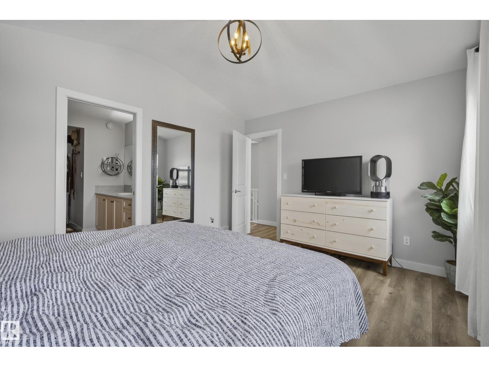21711 99 AV NW - Image 27