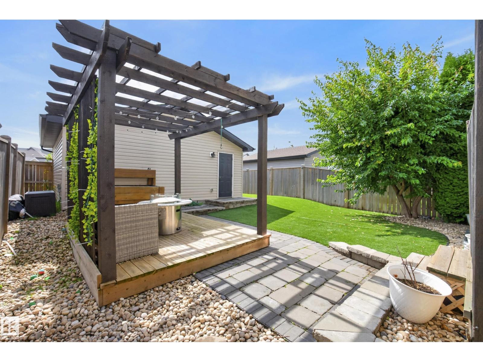 21711 99 AV NW - 3