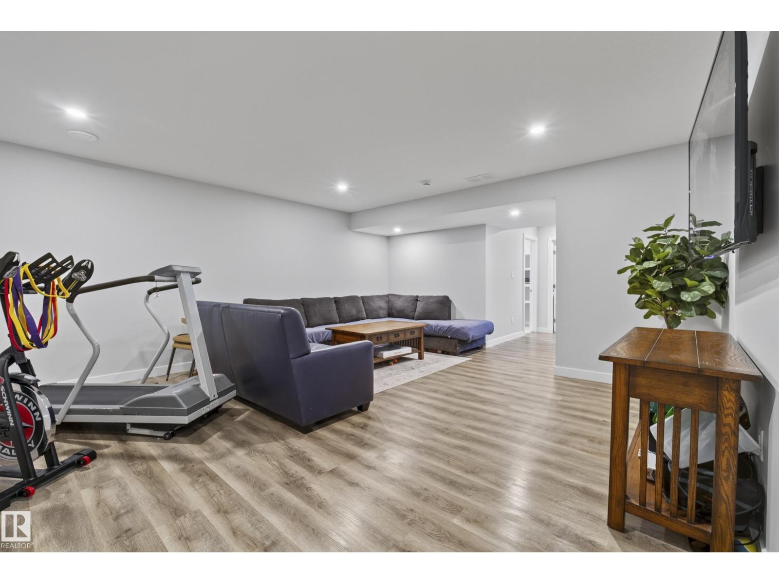 21711 99 AV NW - Image 36