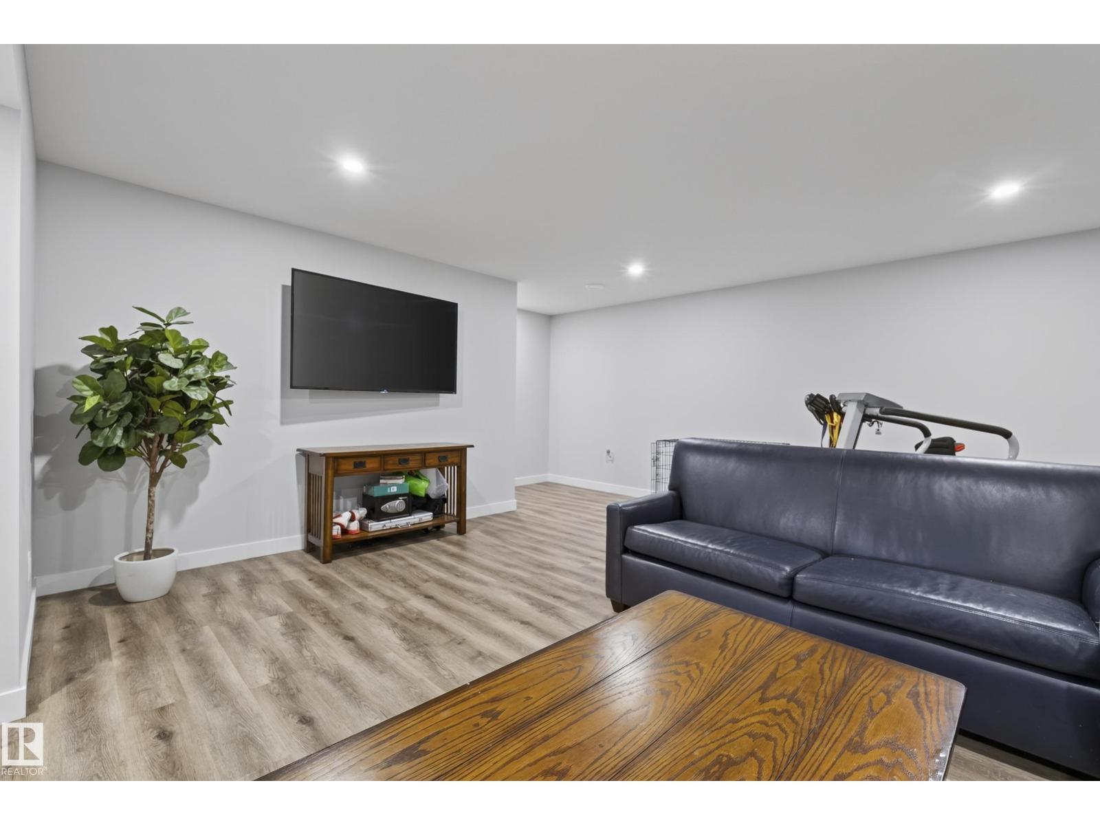 21711 99 AV NW - Image 39