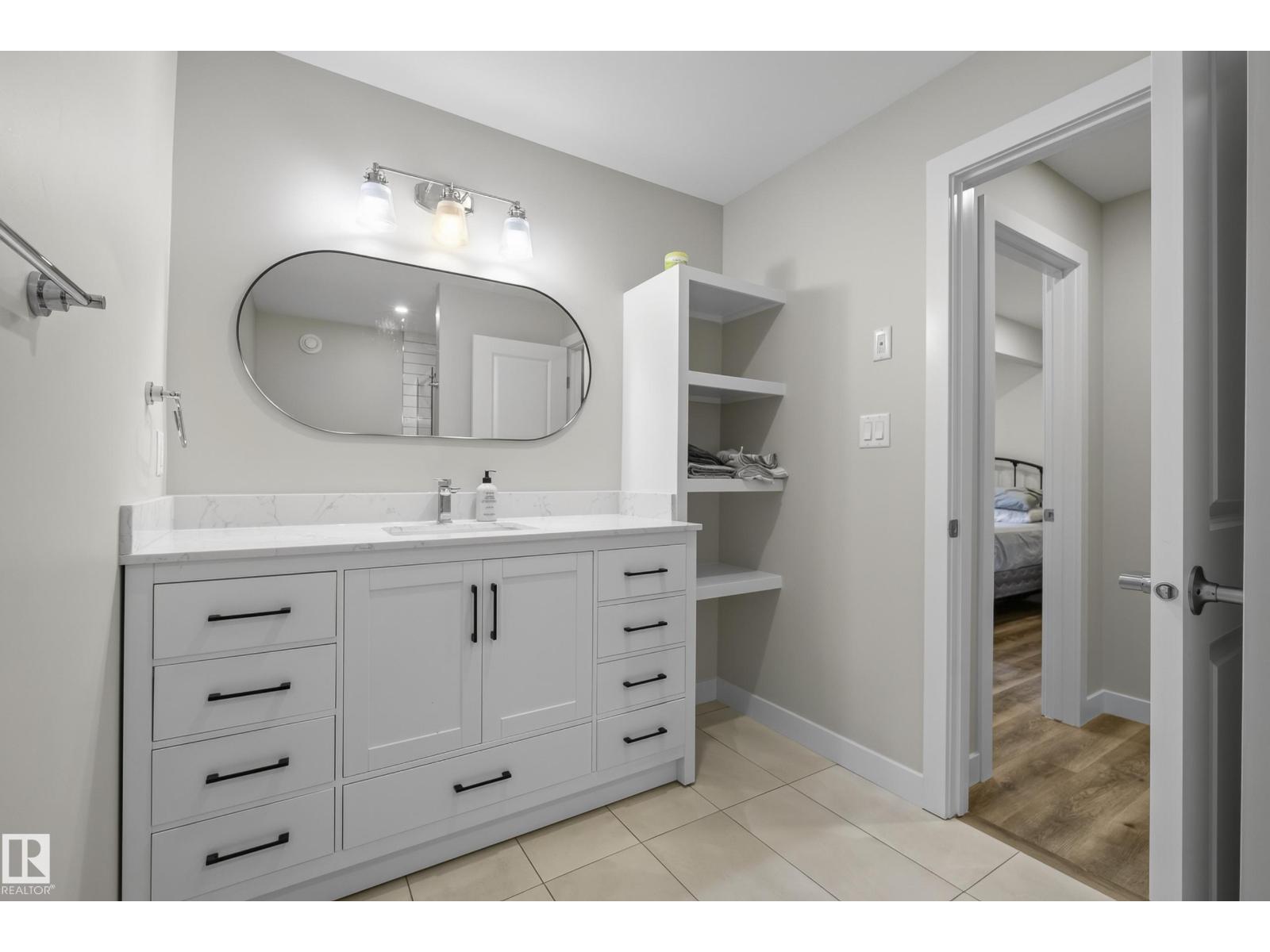21711 99 AV NW - 42