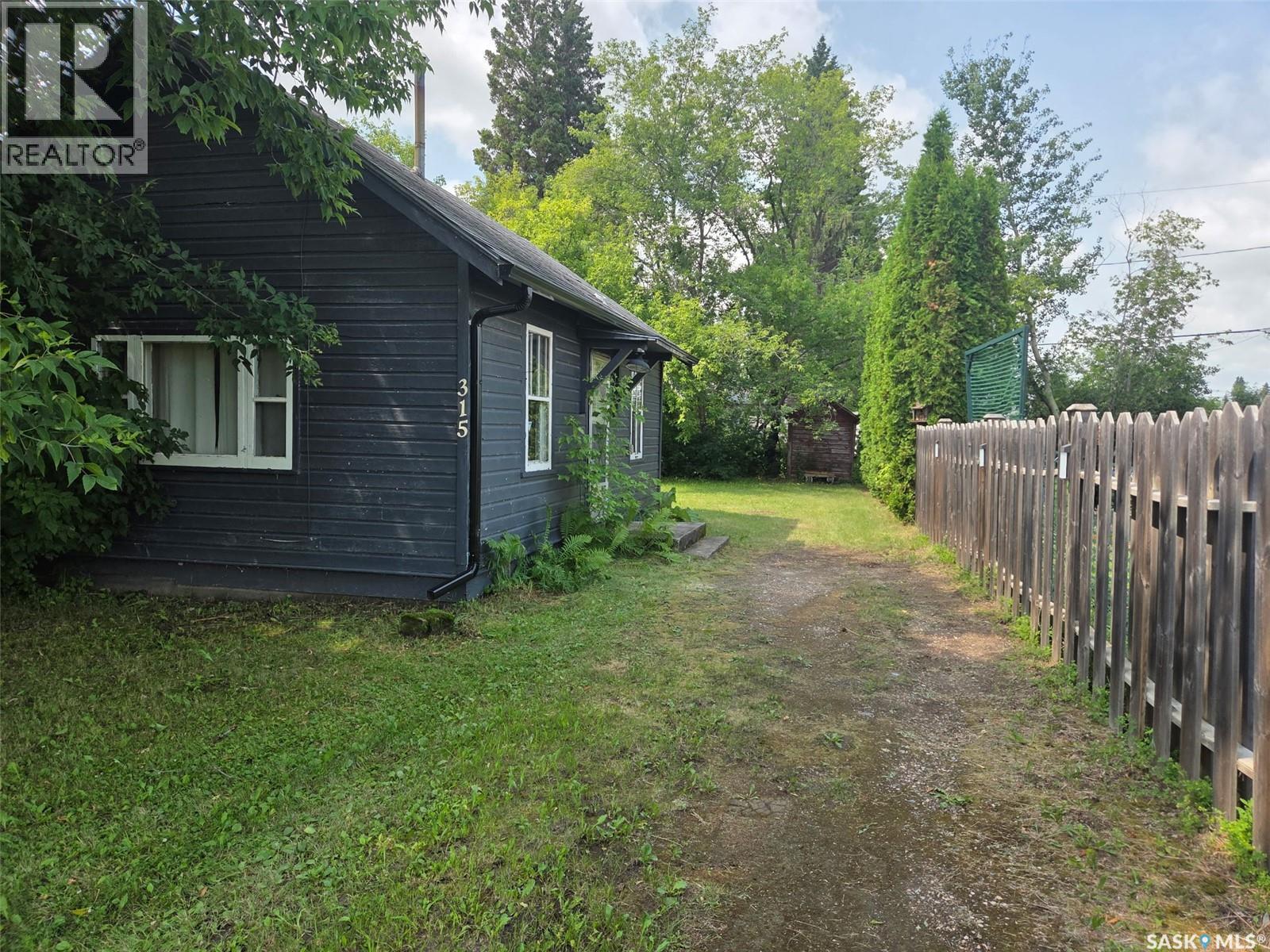 315 Railway AVENUE