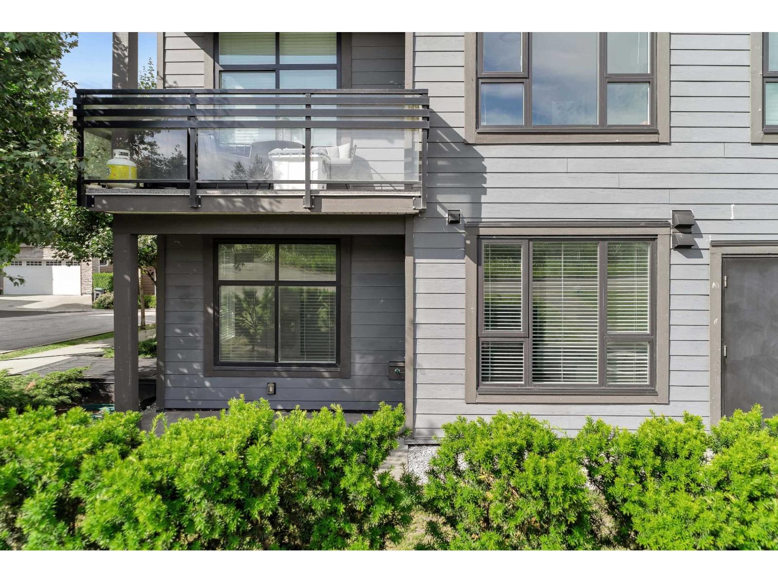 2 Bed, 1 Bath Apartment for Sale in Surrey – 214 9983 E BARNSTON DRIVE, Surrey – MLS# R3156565 - Image 31