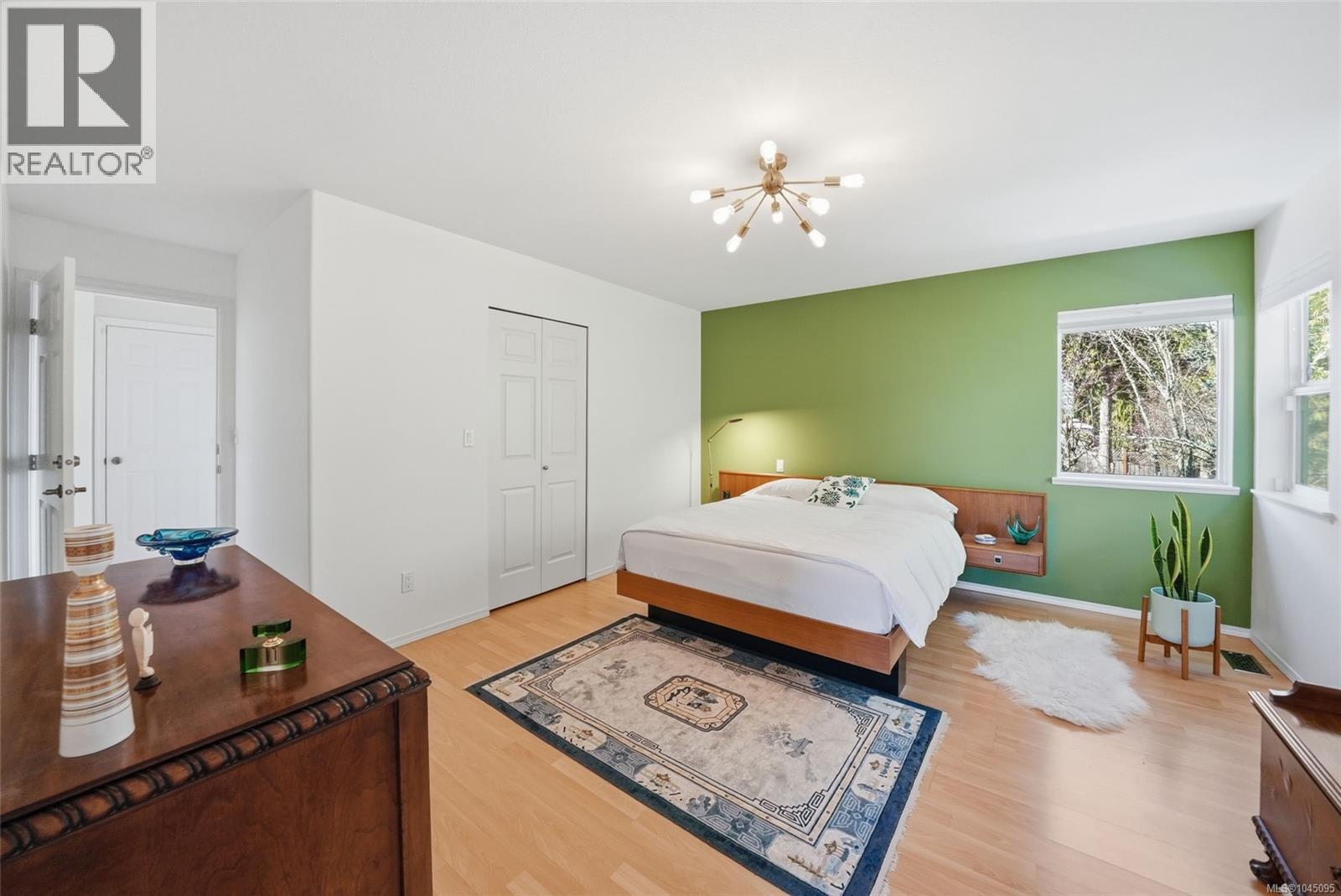 211 Saturna Dr - Image 32