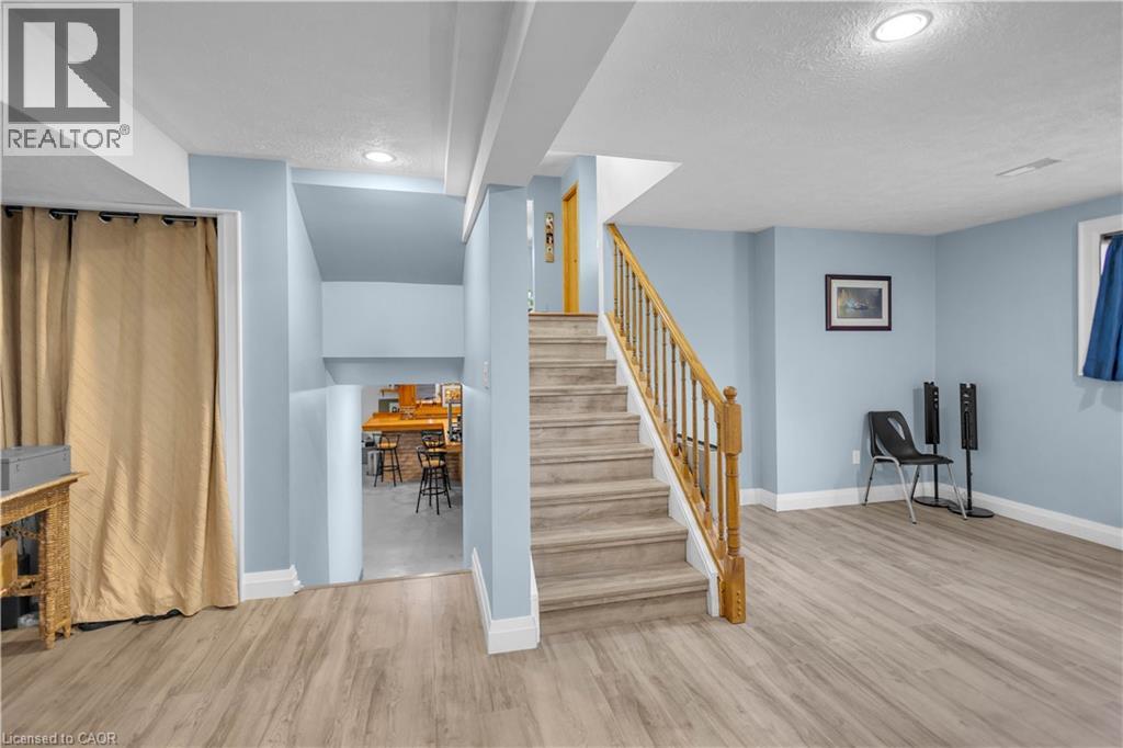 1306 ST JOHNS Road W - Image 32