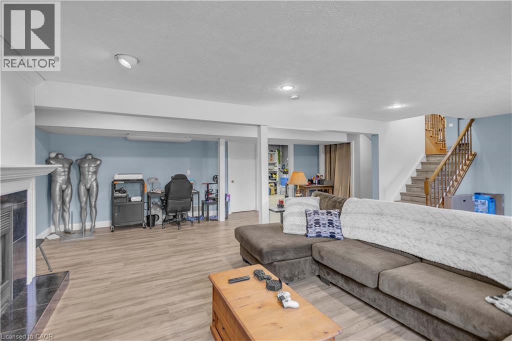 1306 ST JOHNS Road W - Image 28